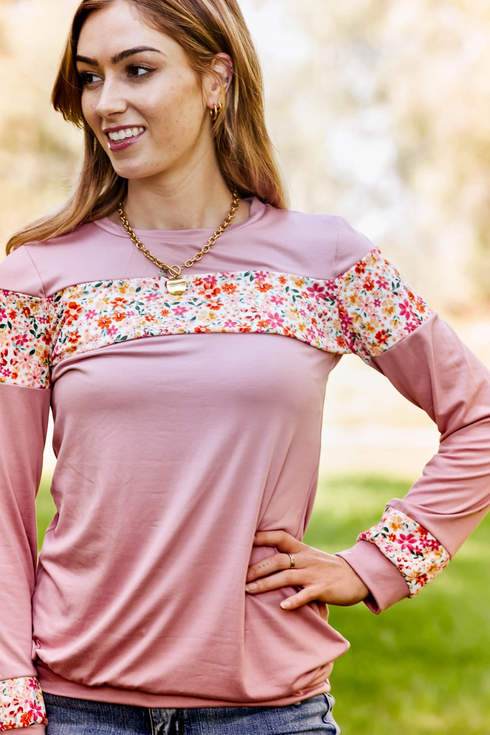 Acting Pro Floral Bloom Full Size Floral Contrast Top