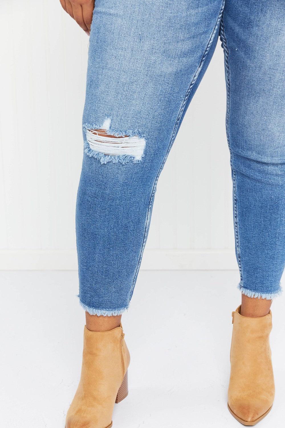 Judy Blue Cora Full Size Howdy Embroidery Boyfriend Jeans