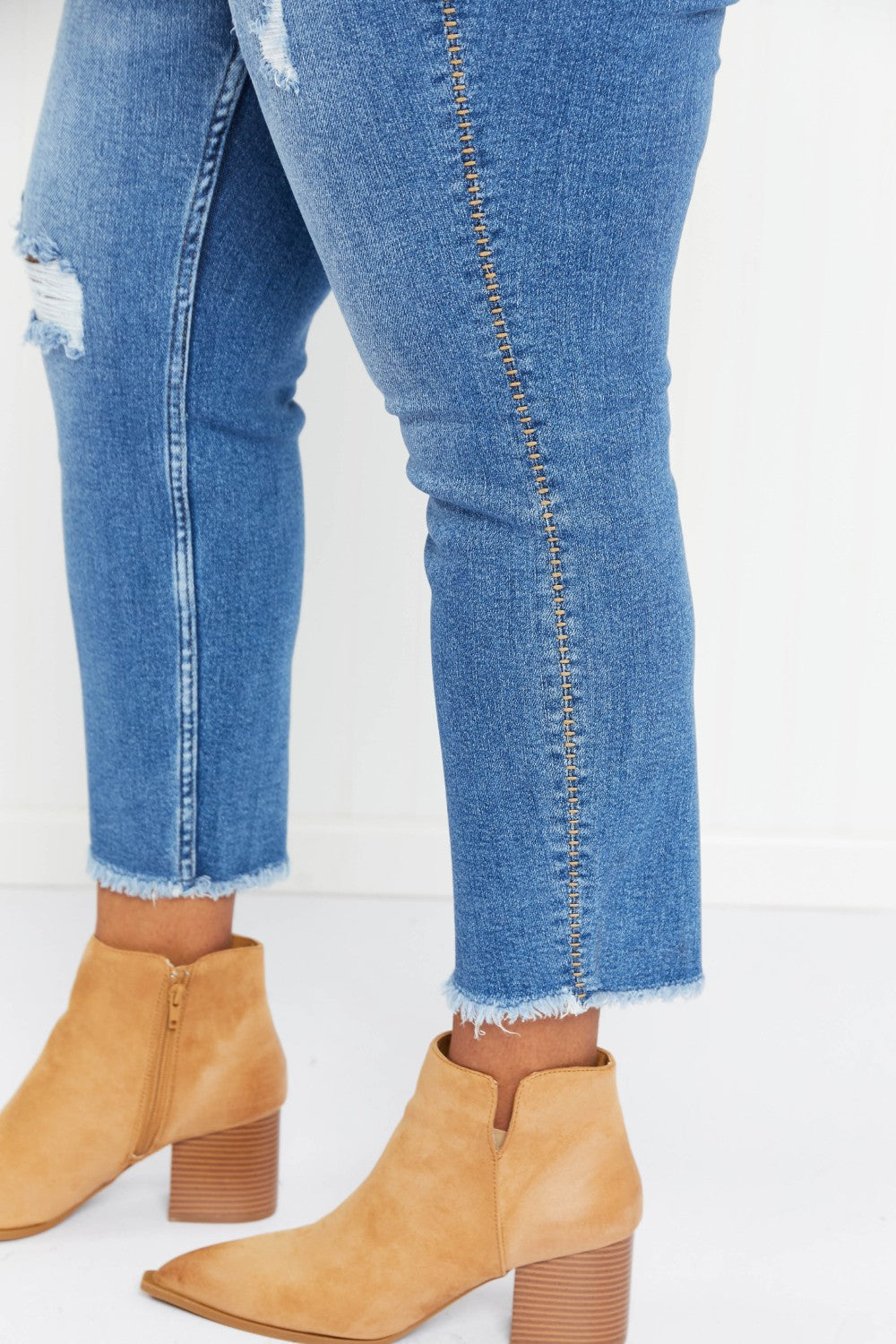 Judy Blue Cora Full Size Howdy Embroidery Boyfriend Jeans